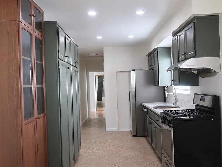 2226 E Poppy St — Photo 18