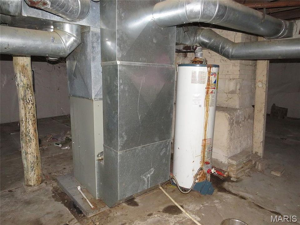 10th image of 415 E Water St