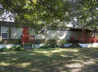 725 Meadowbrook Rd, Mount Vernon, IL 62864