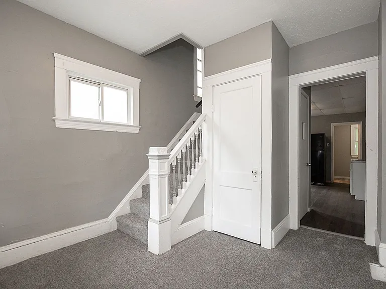 7411 Brinsmade Ave — Photo 3