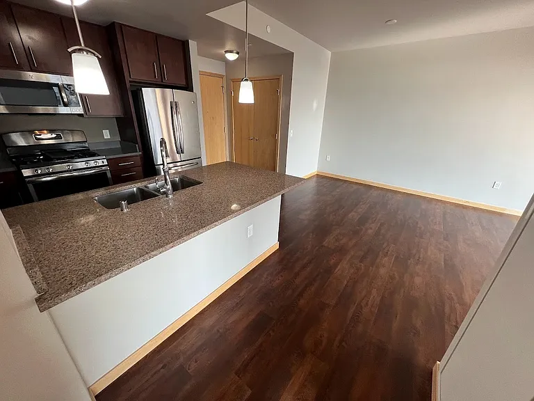 Venture Luxury High Rise — Photo 112