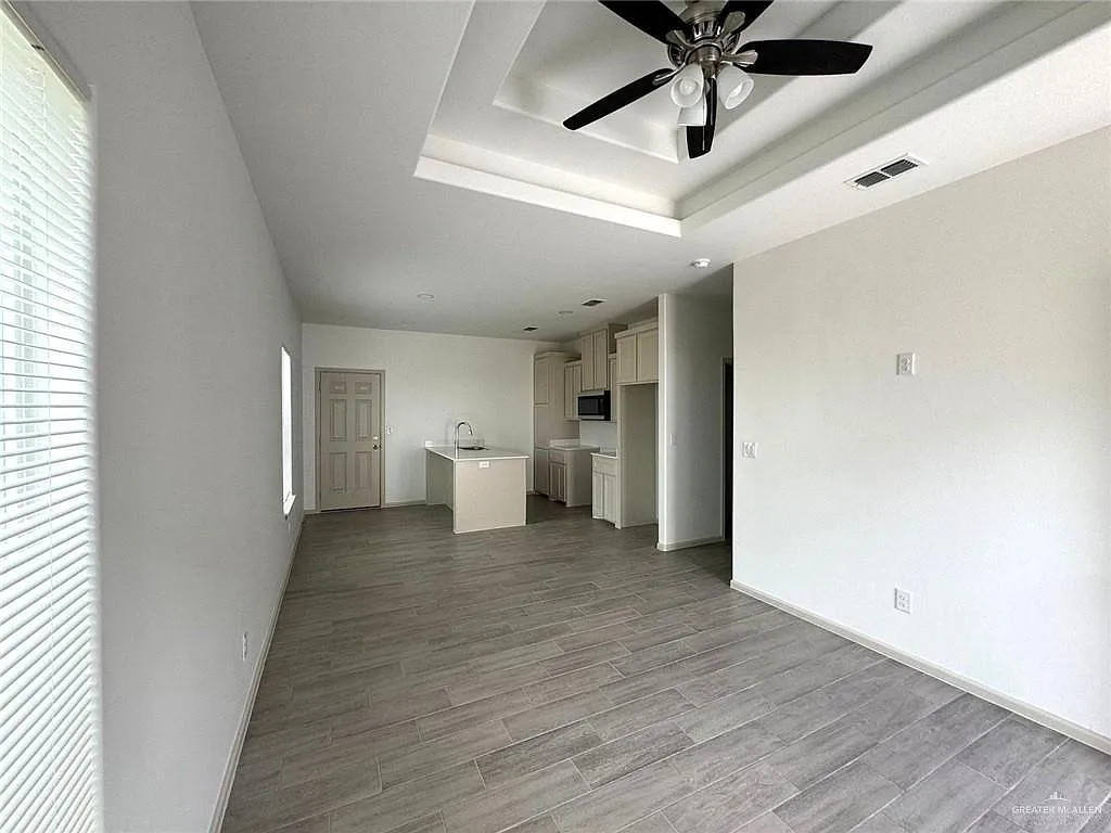 3 bed, 2.0 bath, 1060 sqft, $1,175 — Photo 3