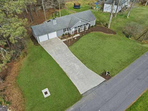 3rd image of 115 White Pines Dr