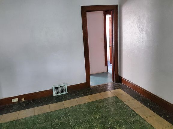 4th image of 3608 Denison Ave #1