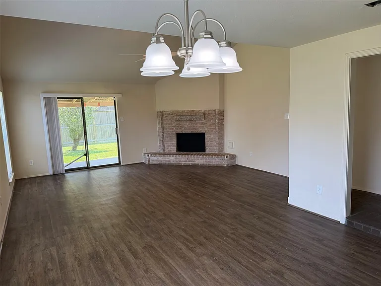 8027 Wind Forest Dr — Photo 11