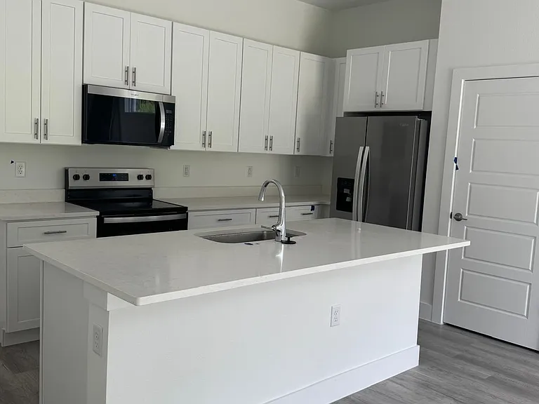 9189 N Travis Dr — Photo 4