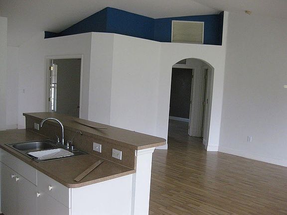 4th image of 1128 NE 33rd Ln