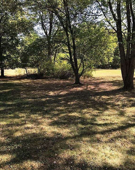 2nd image of 5877 Robertdale Rd