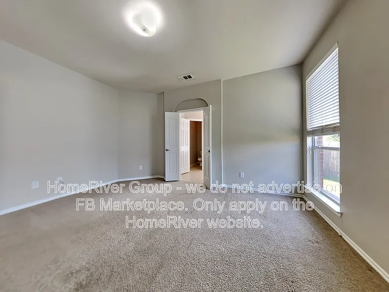 4005 Martinsburg Dr — Photo 8