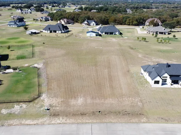 1211 Shadow Lakes Dr, Wills Point, TX 75169