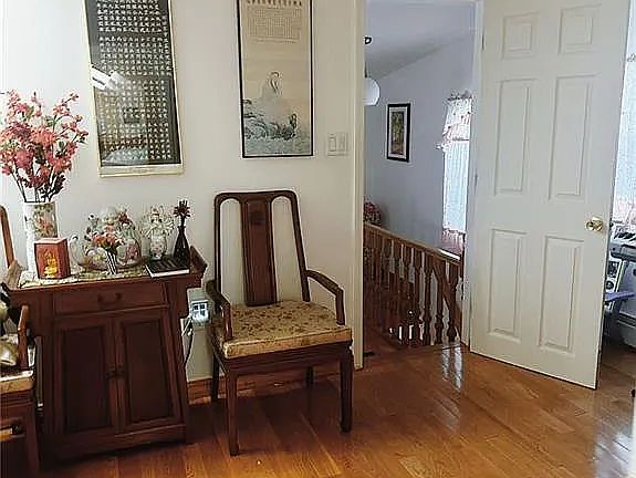 5th image of 2069 81st St