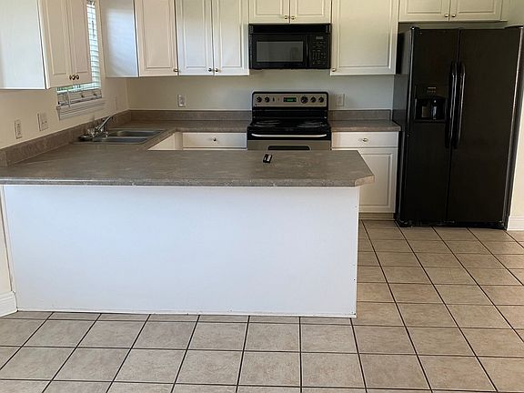 4th image of 652 Kirkcauldy Dr