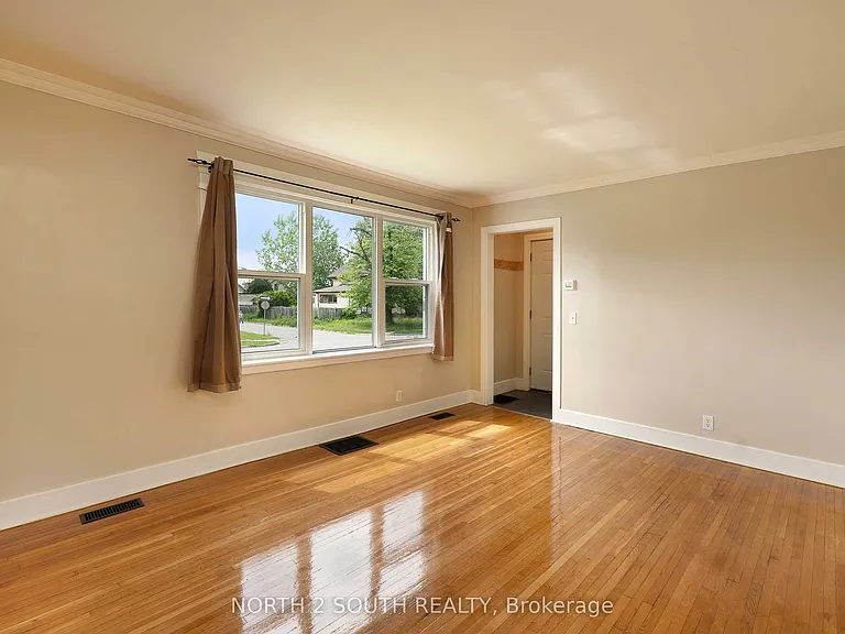 1604 Bruce Ave — Photo 8