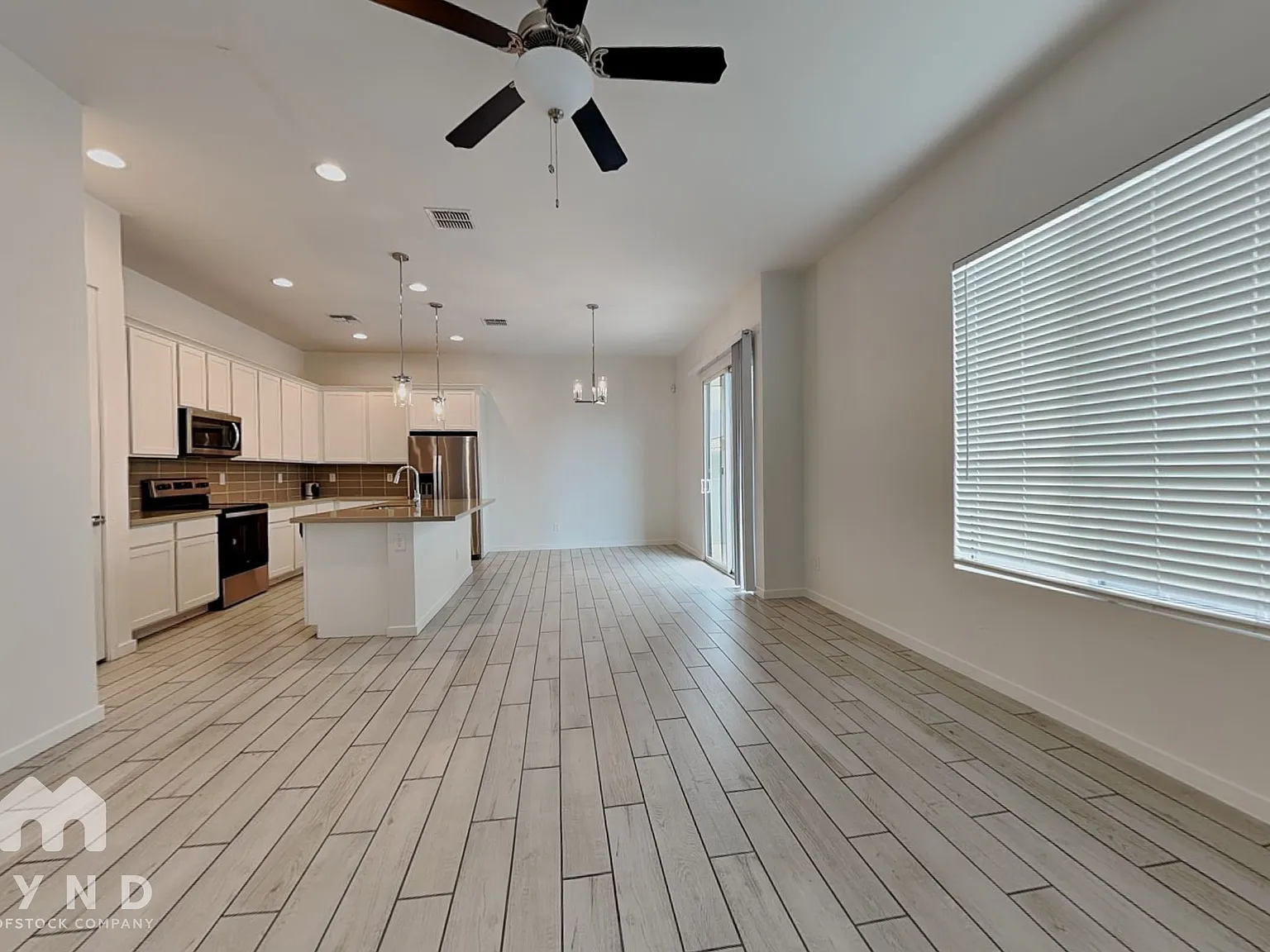 3 bed, 3.5 bath, 1839 sqft, $2,715 — Photo 3