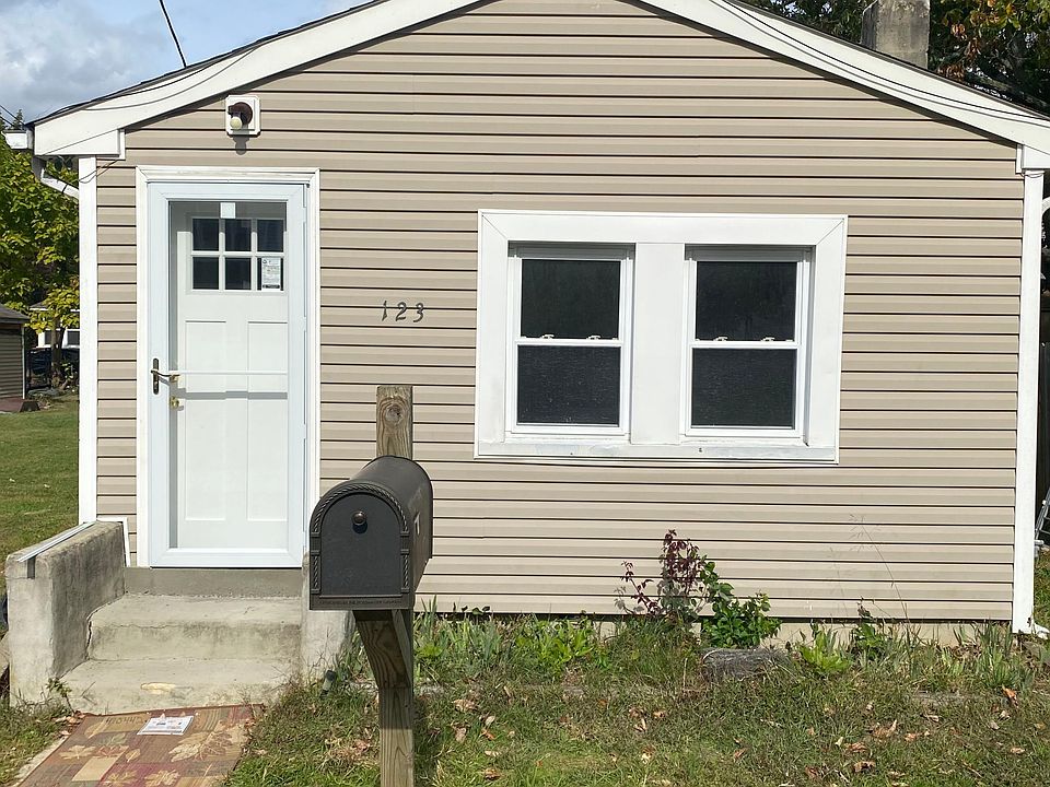 2nd image of 123 2nd Ave