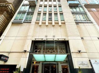 8 Colborne St #2202, Toronto, ON M5E 1E1