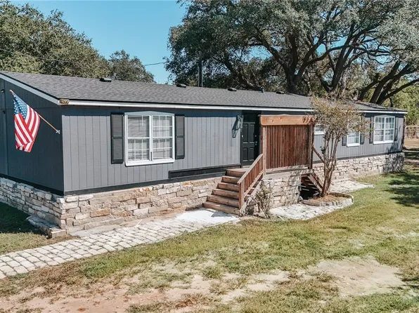 518 Debbie St, Victoria, TX 77905