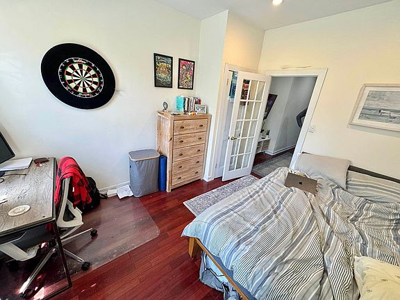 5th image of 301 10th Ave #2Z