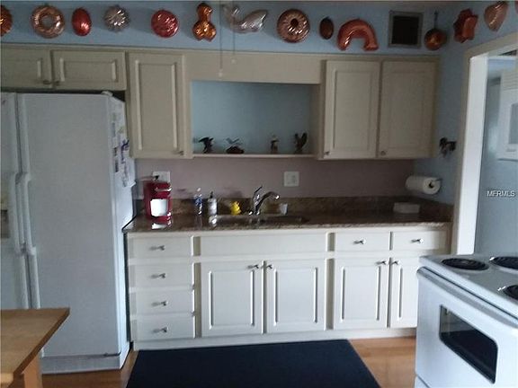 5th image of 709 Desert Hills Way