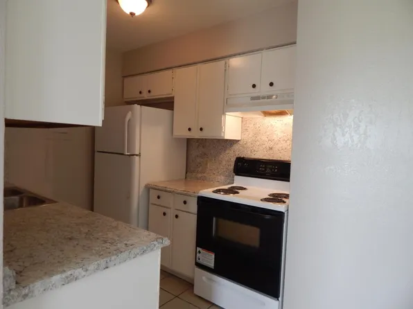 715 Quetzal St APT 3, Corpus Christi, TX 78418