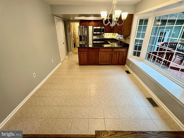 1017 Spain Dr — Photo 11