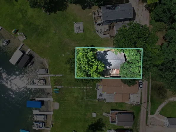 6227 K Dr, Osseo, MI 49266