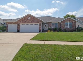 318 Piazza Ln, Chatham, IL 62629