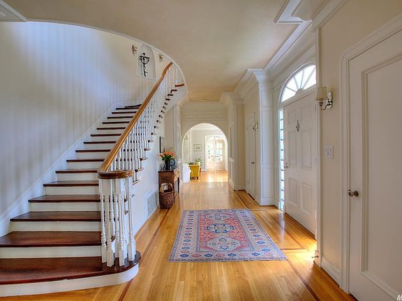 3rd image of 427 Buena Vista Ave