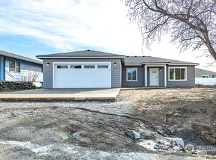 2133 S Majestic Dr, East Wenatchee, WA 98802