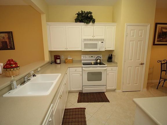 5th image of 3984 Bishopwood Ct E Unit 204