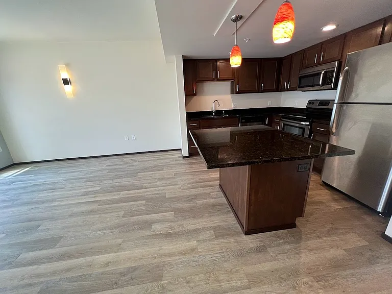 Galaxie High Rise Apartments — Photo 29