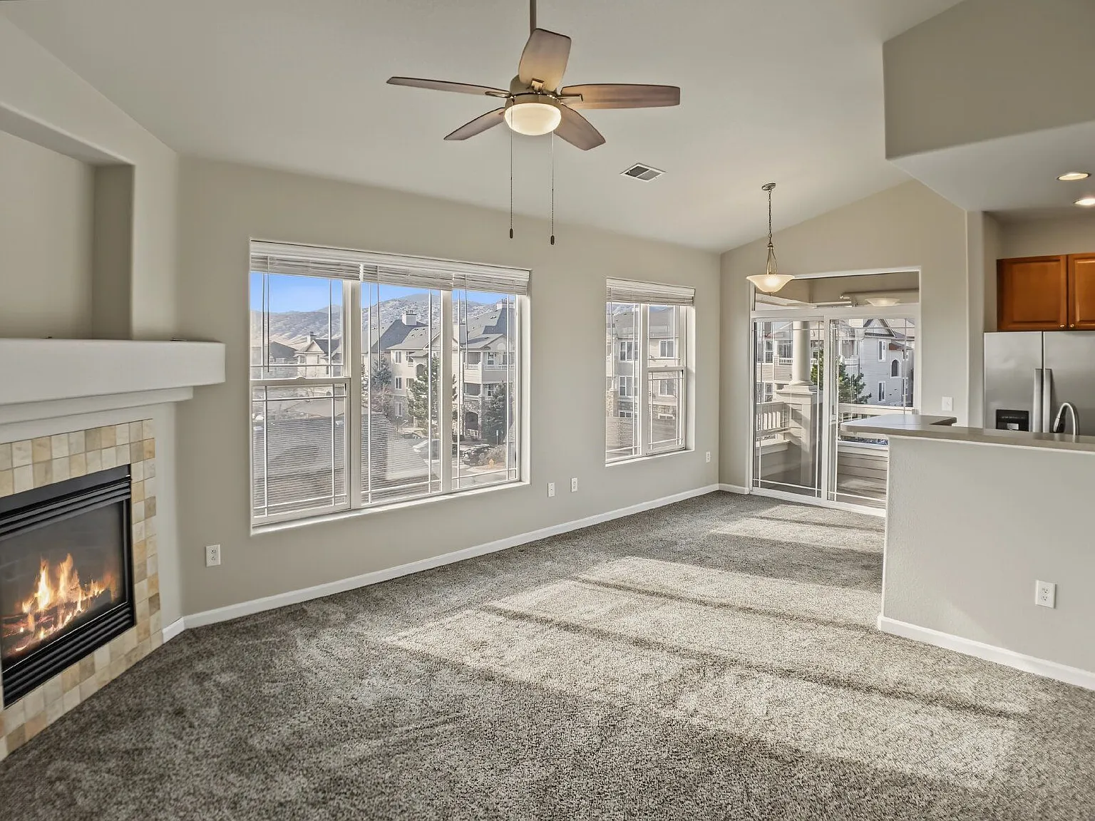 2 bed, 2.0 bath, 1131 sqft, $2,195 — Photo 3