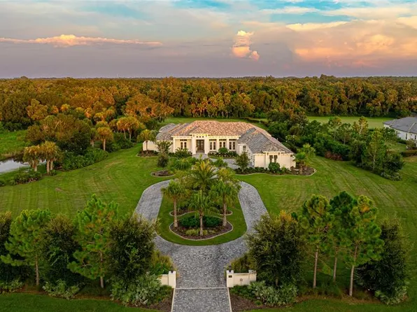 9060 Swaying Branch Rd, Sarasota, FL 34241