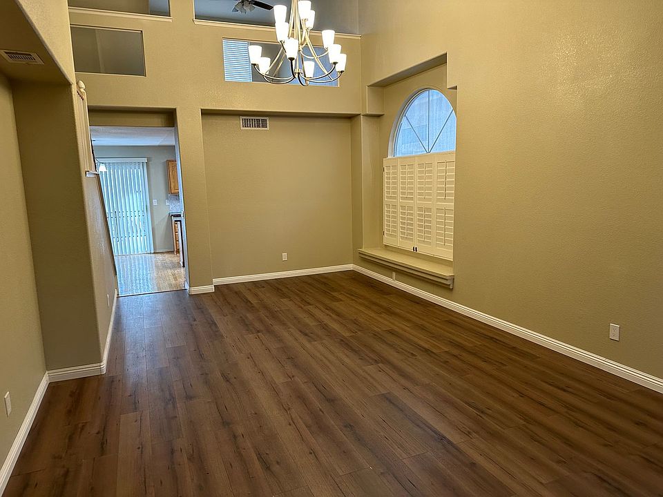 1st image of 8065 Dinsmore Dr