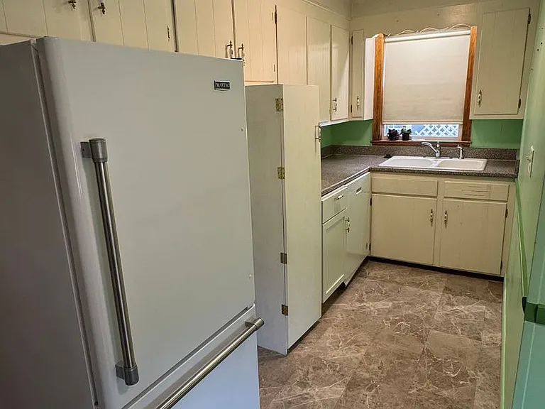 7 Lamoille Ave — Photo 13
