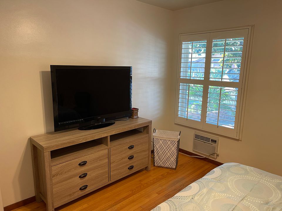 bedroom for rent