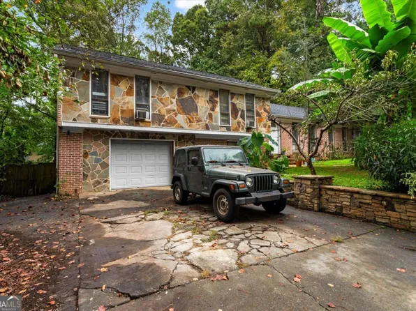 1576 Village Dr, Norcross, GA 30093