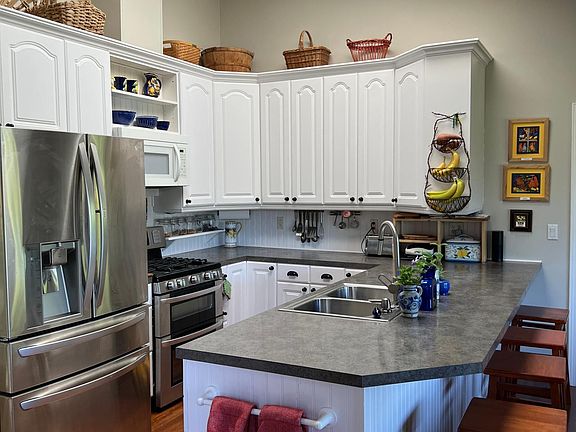 3rd image of 10810 Colvos Dr NW