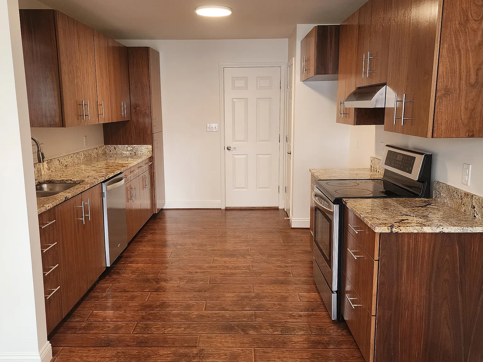 4 bed, 1438 sqft, $2,000 — Photo 2