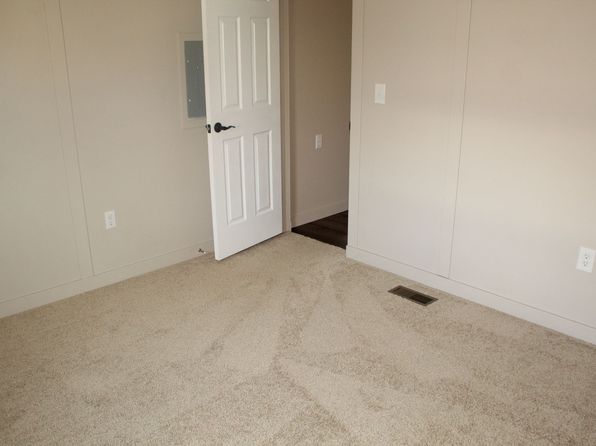 450 Ridge Rd TRAILER 4, Etters, PA 17319
