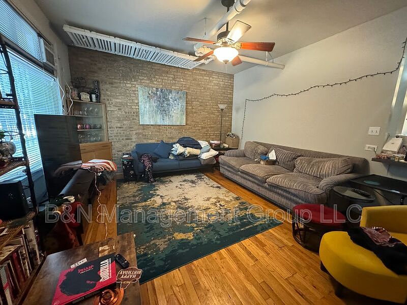 1st image of 918 W Oakdale Ave APT Bf