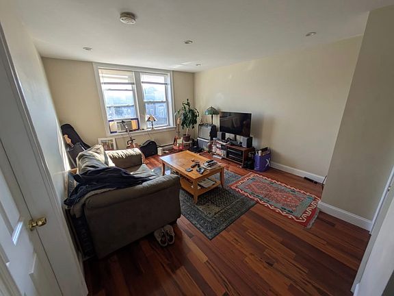 3rd image of 1121 Broadway St #3