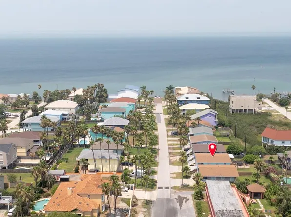 210 W Gardenia St #11 & 12, South Padre Island, TX 78597