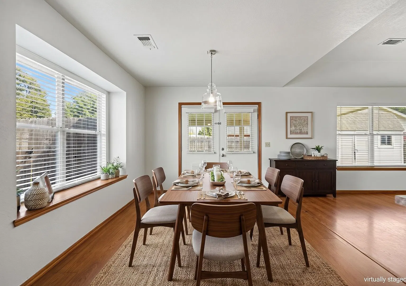 Yukon home with study — Photo 3