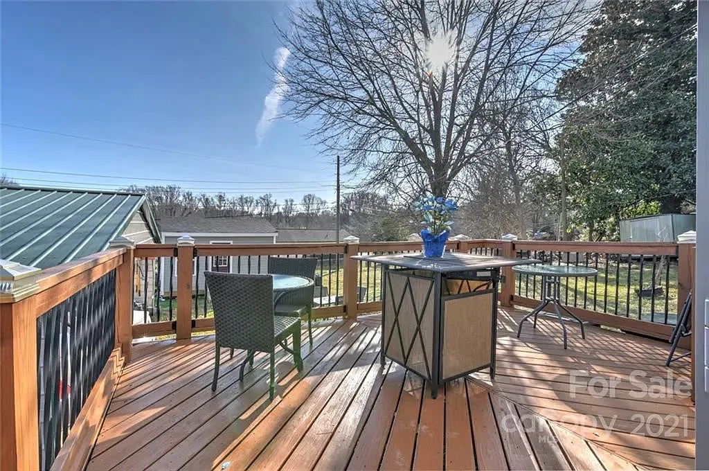 3 bed, 1058 sqft, $1,850 — Photo 4