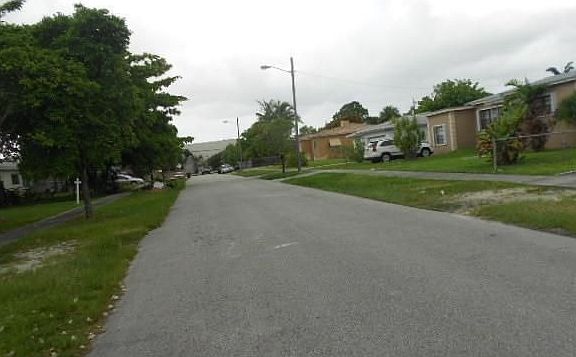 2nd image of 1160 NE 165th St