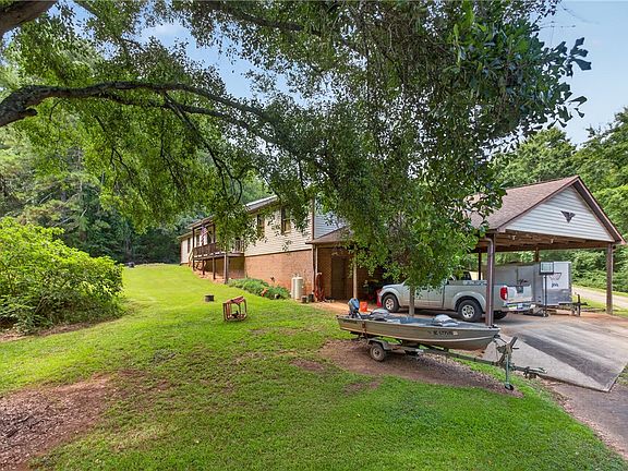 4th image of 120 Coneross Knob Dr