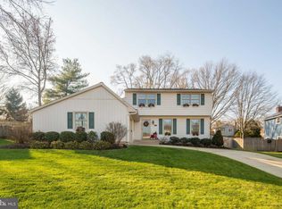 714 Lincoln Dr, Mount Laurel, NJ 08054