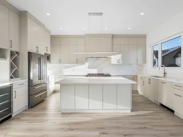 3552 Monson Cres, Coquitlam, BC V3B 0S2