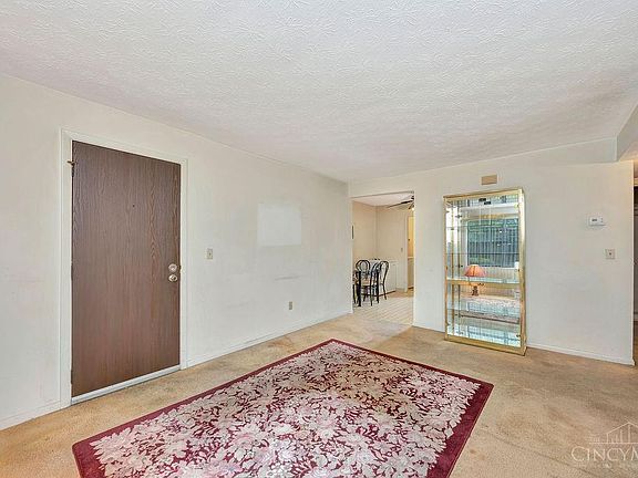 5th image of 1937 Chaucer Dr APT B